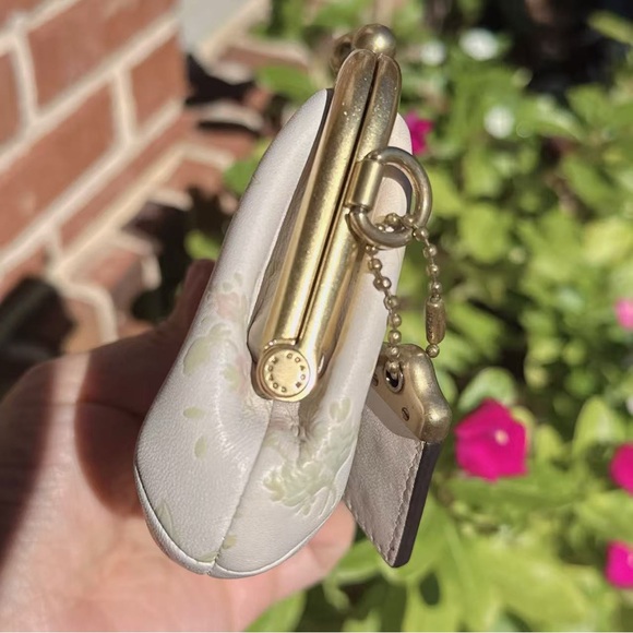 Disney X Coach Kisslock Frame Pouch With Disney Motif 69186 - Picture 5 of 10